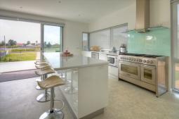 Villa-Moyne-kitchen.jpg